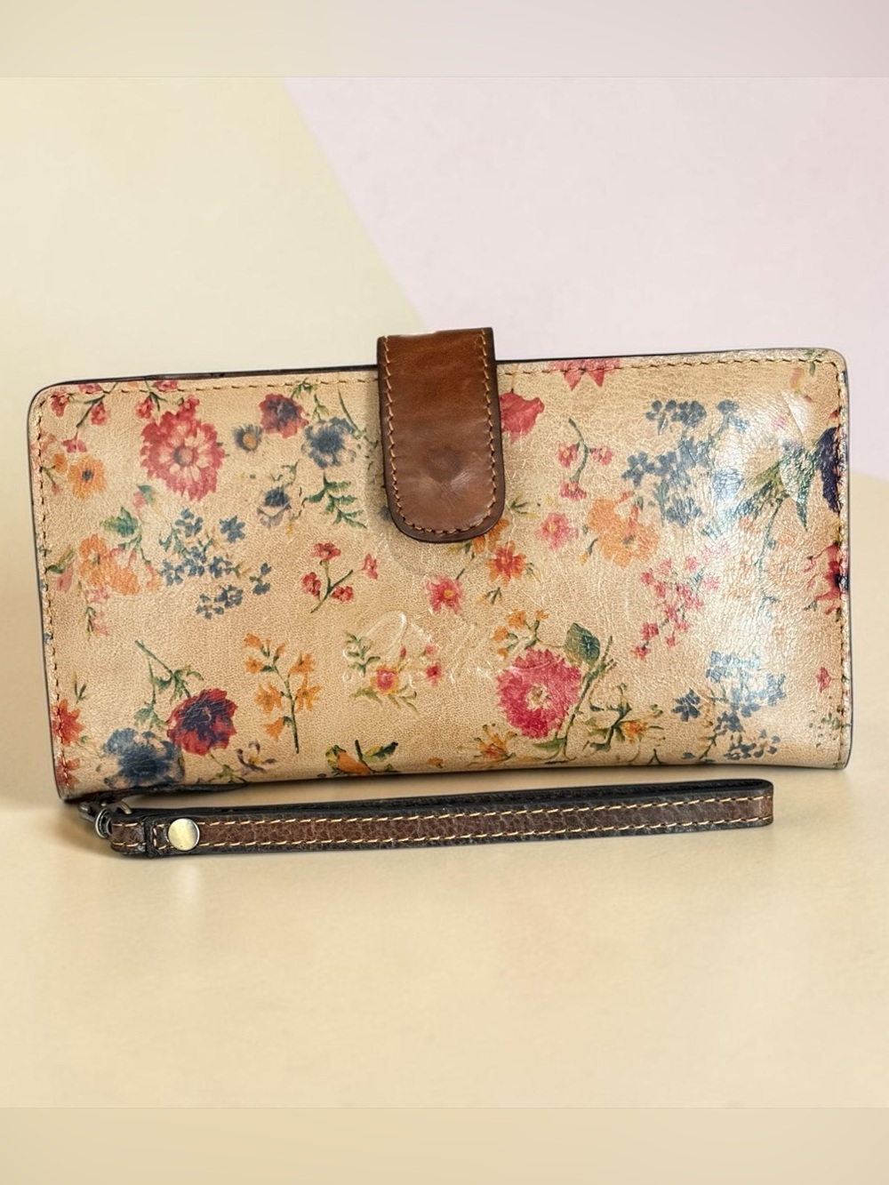 Patricia Nash Prarie Rose Floral Beige Leather Wristlet Wallet